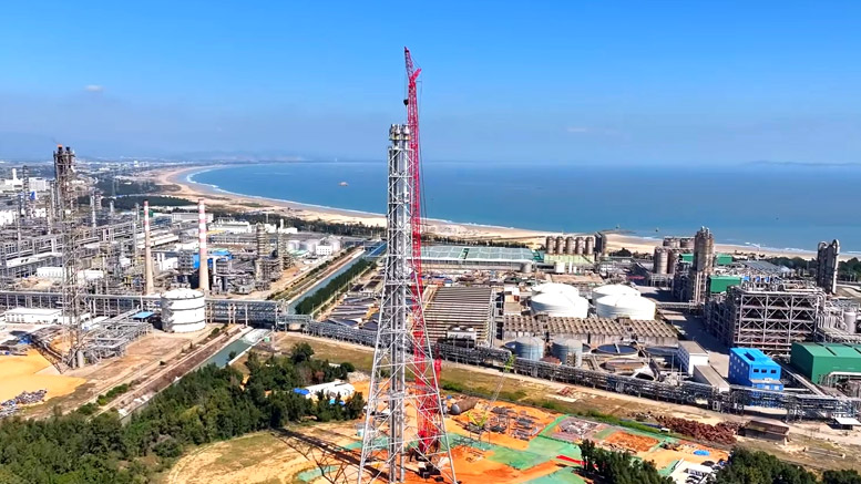 福建古雷煉化一體化項(xiàng)目廠內(nèi)罐區(qū)火炬